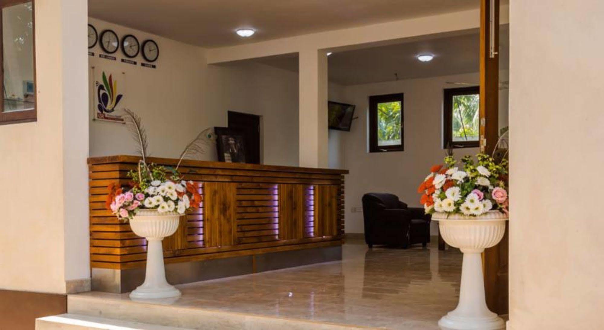 Hotel Chenra กตรคาม ภายนอก รูปภาพ